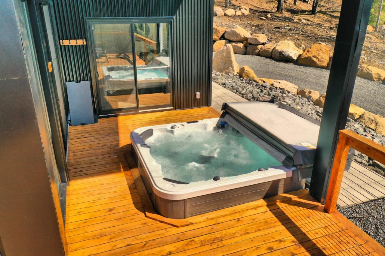 Kallm-Mont-Tremblant Chalet With Hot Tub, Pond & Beach On Private 7Acre Estate Lac-Superieur Εξωτερικό φωτογραφία