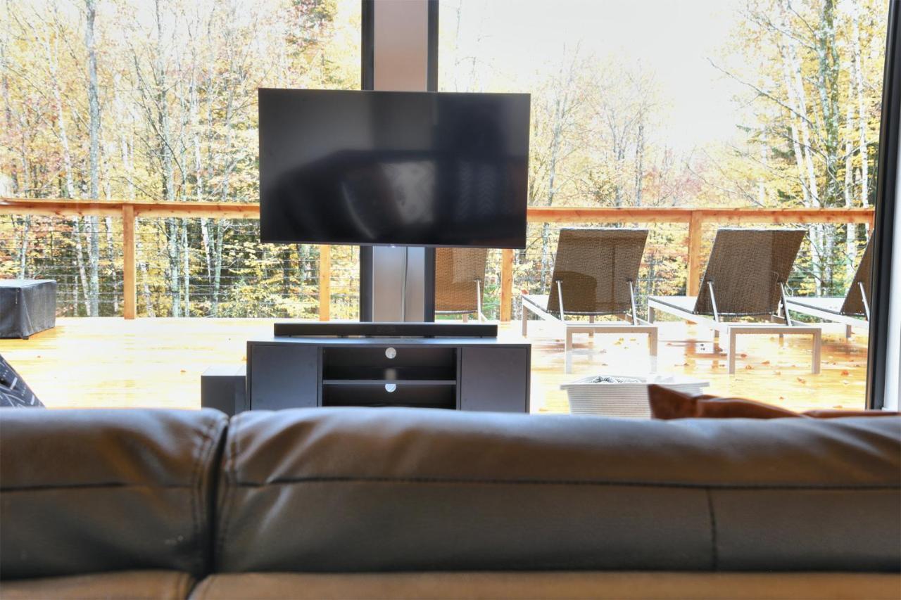 Kallm-Mont-Tremblant Chalet With Hot Tub, Pond & Beach On Private 7Acre Estate Lac-Superieur Εξωτερικό φωτογραφία