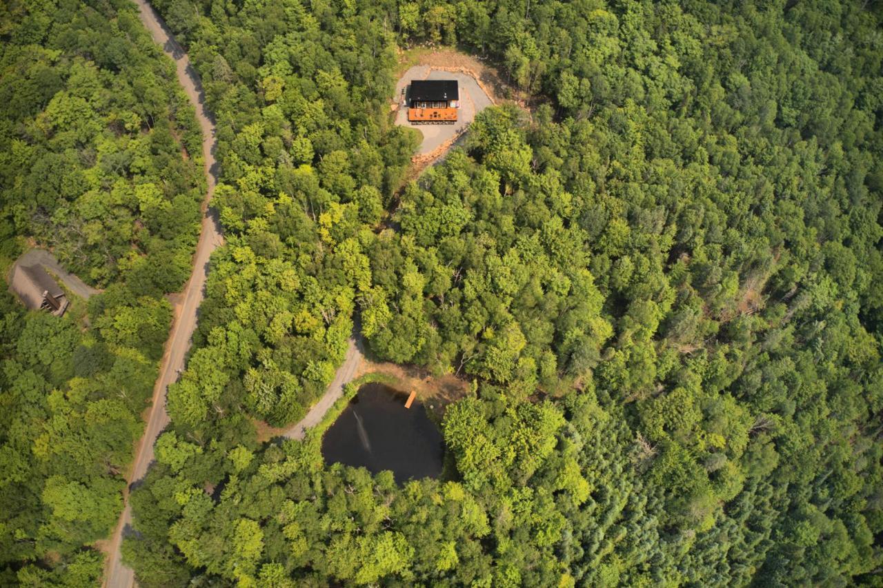 Kallm-Mont-Tremblant Chalet With Hot Tub, Pond & Beach On Private 7Acre Estate Lac-Superieur Εξωτερικό φωτογραφία