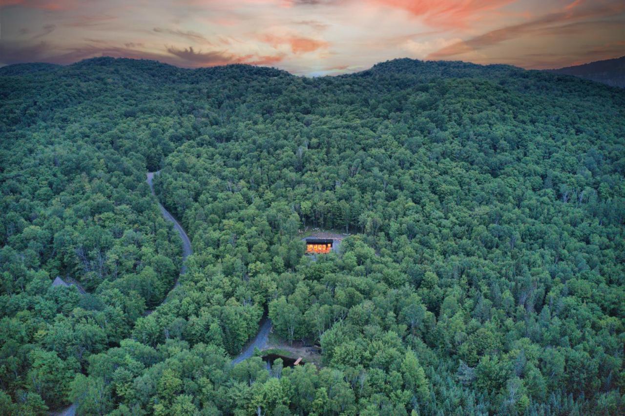 Kallm-Mont-Tremblant Chalet With Hot Tub, Pond & Beach On Private 7Acre Estate Lac-Superieur Εξωτερικό φωτογραφία