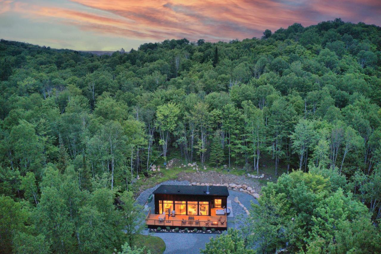 Kallm-Mont-Tremblant Chalet With Hot Tub, Pond & Beach On Private 7Acre Estate Lac-Superieur Εξωτερικό φωτογραφία